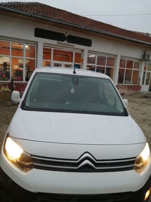 Citroen berlingo monovolum 8000 euro 1,5 diezel an 2019. km 101940  folosita de mine pe firma