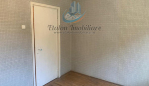 Apartament 2 camere, ultracentral, etaj4/4 Piatra Neamt - imagine 4