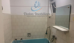 Apartament 2 camere, ultracentral, etaj4/4 Piatra Neamt - imagine 2