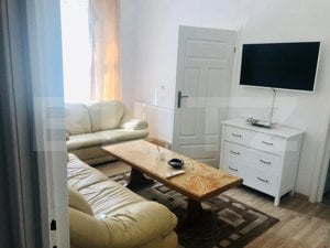 Apartament 3 camere, decomandat, mobilat, zona Ramada  - imagine 2