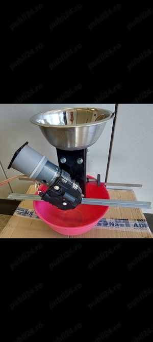 Spărgător de nuci electric