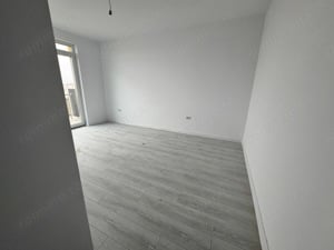 Apartament cu o camera. Bucatarie Separata. Pod si loc de parcare in CF. - imagine 6