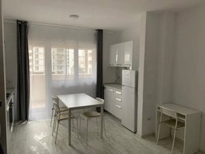 Apartament 2 camere, decomandat, centrala, metrou aproape, Aparatorii Patriei - imagine 4