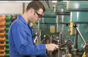 Angajăm lăcătuși sudori instalatori  necalificati