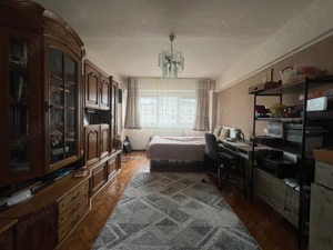 Apartament uimitor cu 4 camere cu 2 balcoane într-o locație centrală  - imagine 6