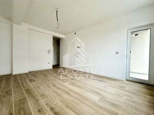 Apartament cu 2 camere, etaj 1, decomandat, zona Planetelor - imagine 2