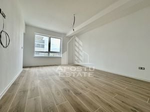 Apartament cu 2 camere, etaj 1, decomandat, zona Planetelor - imagine 3