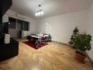 Apartament cu 3 camere, decomandat, 2 bai, zona Soarelui - imagine 2