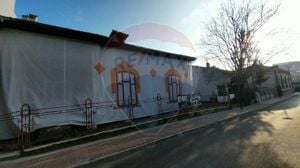 Casă de vanzare in zona ultracentrala si 736mp teren. - imagine 6