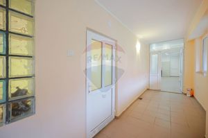 Casă cu teren de 3474 mp în Sânnicolau Român - imagine 9