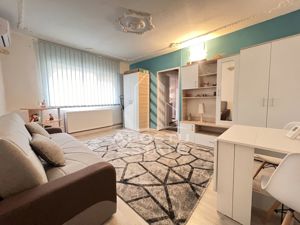 Apartament cu 3 camere, centrala proprie, zona Sagului - imagine 1