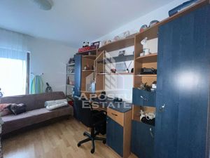 Apartament cu 3 camere, semidecomandat, bloc nou, etajul 1 - imagine 3