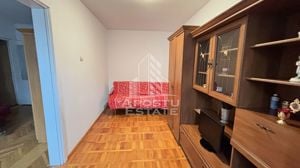 Apartament cu 2 camere, etaj intermediar, zona Sagului - imagine 4