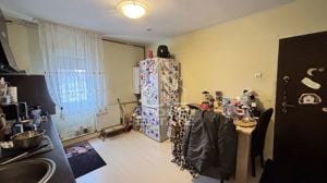 Apartament cu 3 camere, garaj si boxa, centrala proprie, Dambovita - imagine 6