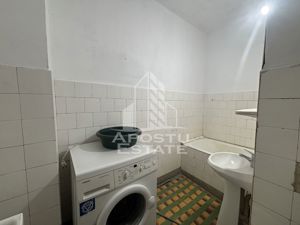 Apartament cu 3 camere si două băi in zona Sagului, decomandat - imagine 8