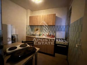 Apartament cu 3 camere si două băi in zona Sagului, decomandat - imagine 3