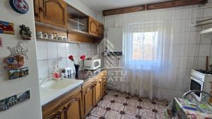 Apartament cu 2 camere, etaj 3, centrala proprie, zona Lipovei - imagine 3