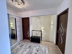 Apartament tip penthouse cu 5 camere pe doua nivele, zona Fabric - imagine 18