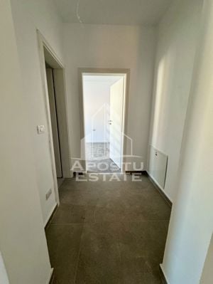 Apartament cu 2 camere etaj intermediar bucatarie separata zona Lidl. - imagine 5