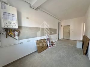 Apartament cu 2 camere etaj intermediar bucatarie separata zona Lidl. - imagine 8