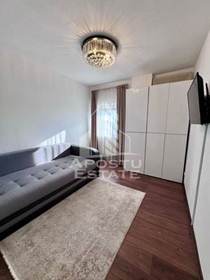 Apartament tip penthouse cu 5 camere pe doua nivele, zona Fabric - imagine 7