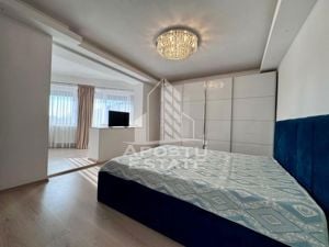 Apartament tip penthouse cu 5 camere pe doua nivele, zona Fabric - imagine 5