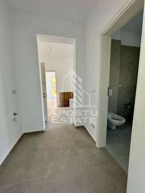 Apartament cu 2 camere etaj intermediar bucatarie separata zona Lidl. - imagine 13