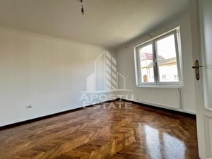 Apartament la curte cu 3 camere,108 mp,centrală proprie, zona Parneava - imagine 4