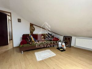 Apartament cu 3 camere, pe 2 niveluri, centrala proprie, Dambovita - imagine 2