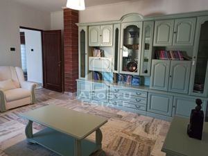 Casa  5 camere, curte, gazon livada in Gradiste - imagine 4