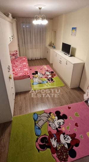 Apartament cu 3 camere,100 mp,decomandat,etaj intermediar,zona Intim - imagine 5