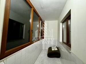 Apartament 4 camere, 2 bai, centrala proprie, situat in zona de Nord. - imagine 12