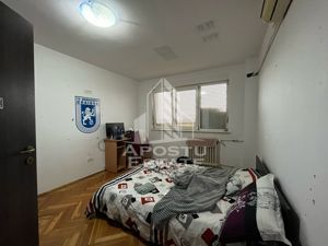 Apartament cu 3 camere, decomandat situat in zona Girocului