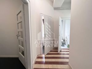 Apartament 4 camere, ultrafinisat in centru orasului. - imagine 14