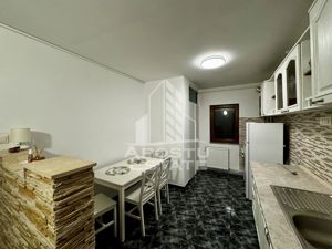 Apartament 4 camere, 2 bai, centrala proprie, situat in zona de Nord. - imagine 10