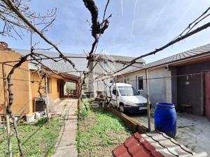 Casa “la gri” cu gradina, zona Calea Aurel Vlaicu - Bujac - imagine 10