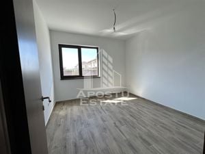 Duplex cu etaj si  5 camere in Mosnita Noua, aproape de asfalt - imagine 9