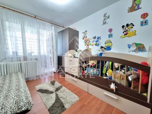 Apartament cu 3 camere, etaj intermediar, zona Circumvalatiunii - imagine 9