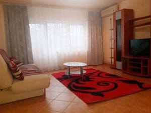 Proprietar închiriez apartament 2 camere,zona Lunei. Pret 430 euro neg