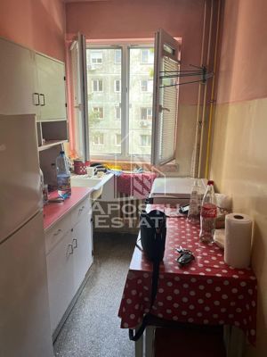 Apartament cu 2 camere, etajul 2 cu balcon, zona Sagului - imagine 2