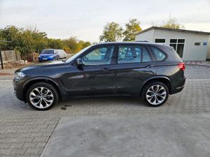 Vand BMW X5 XDRIVE 3.0D 2017 pachet M sport sau schimb cu un VW Touareg dupa 2020 - imagine 10