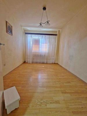 Vand apartament cu 3 camere in  zona ultracentrala - imagine 3