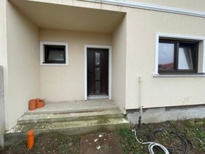 Duplex 5 camere - toate utilitatile - Mosnita Noua - imagine 14