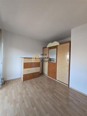 De inchiriat casa 5 camere Sanmartin - imagine 12