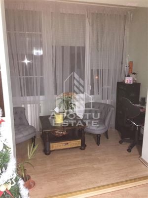 Apartament  3 camere deosebit,decomandat,zona Take Ionescu - imagine 2