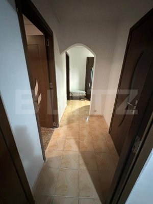 Apartament 3 camere, decomandat, 65 mp,  zona Trapezului