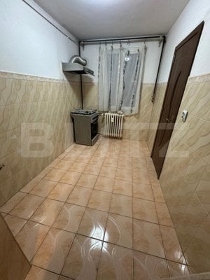 Apartament 3 camere, decomandat, 65 mp,  zona Trapezului - imagine 6