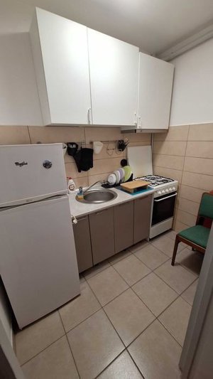 Garsonieră mobilată, 30 mp, balcon, metrou, zona Titan - imagine 4