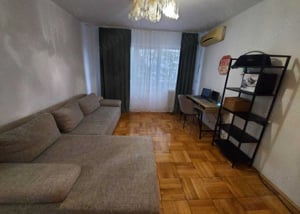 De vânzare apartament 3 camere zona Dacia lângă parc 