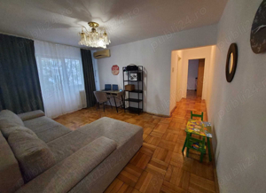 De vânzare apartament 3 camere zona Dacia lângă parc  - imagine 2